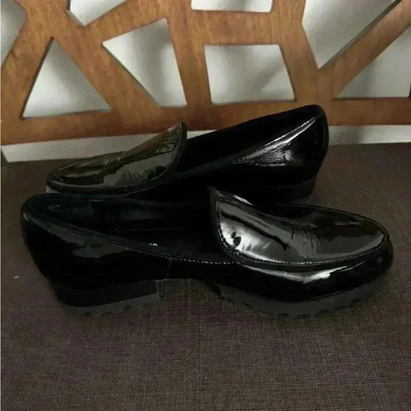 Donald J Pliner Woman's Elen Loafers used like a New Size 8M - Picture 9 of 9